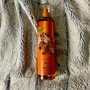 bath n body works “Fall in Bloom” scent!